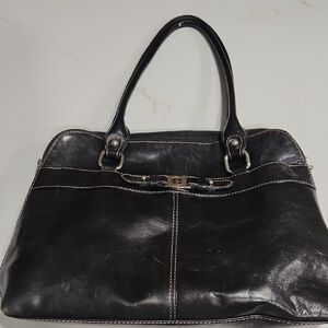 Giani Bernini Black Shoulder Bag with Glossy Leather Finish.
